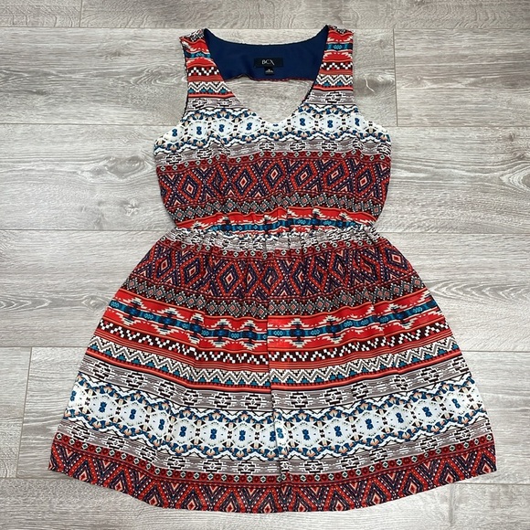 BCX Sleeveless Tribal Aztek Print Dress V-Neck Back Cutout M - Picture 8 of 16